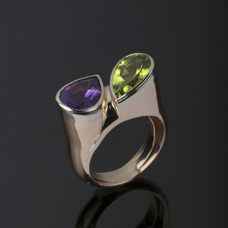 Rosé, Anello con pietre di colore